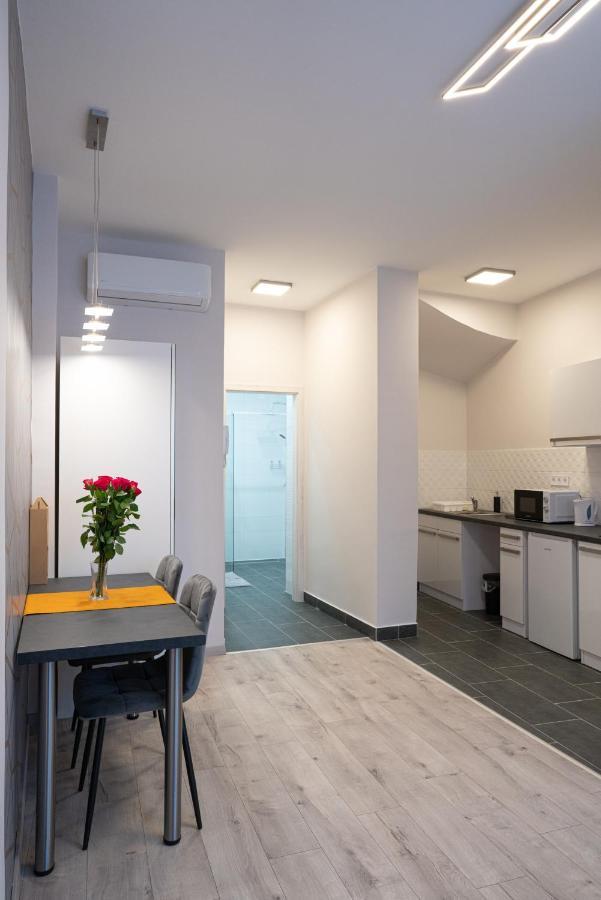 Var Apartman Eger Esterno foto